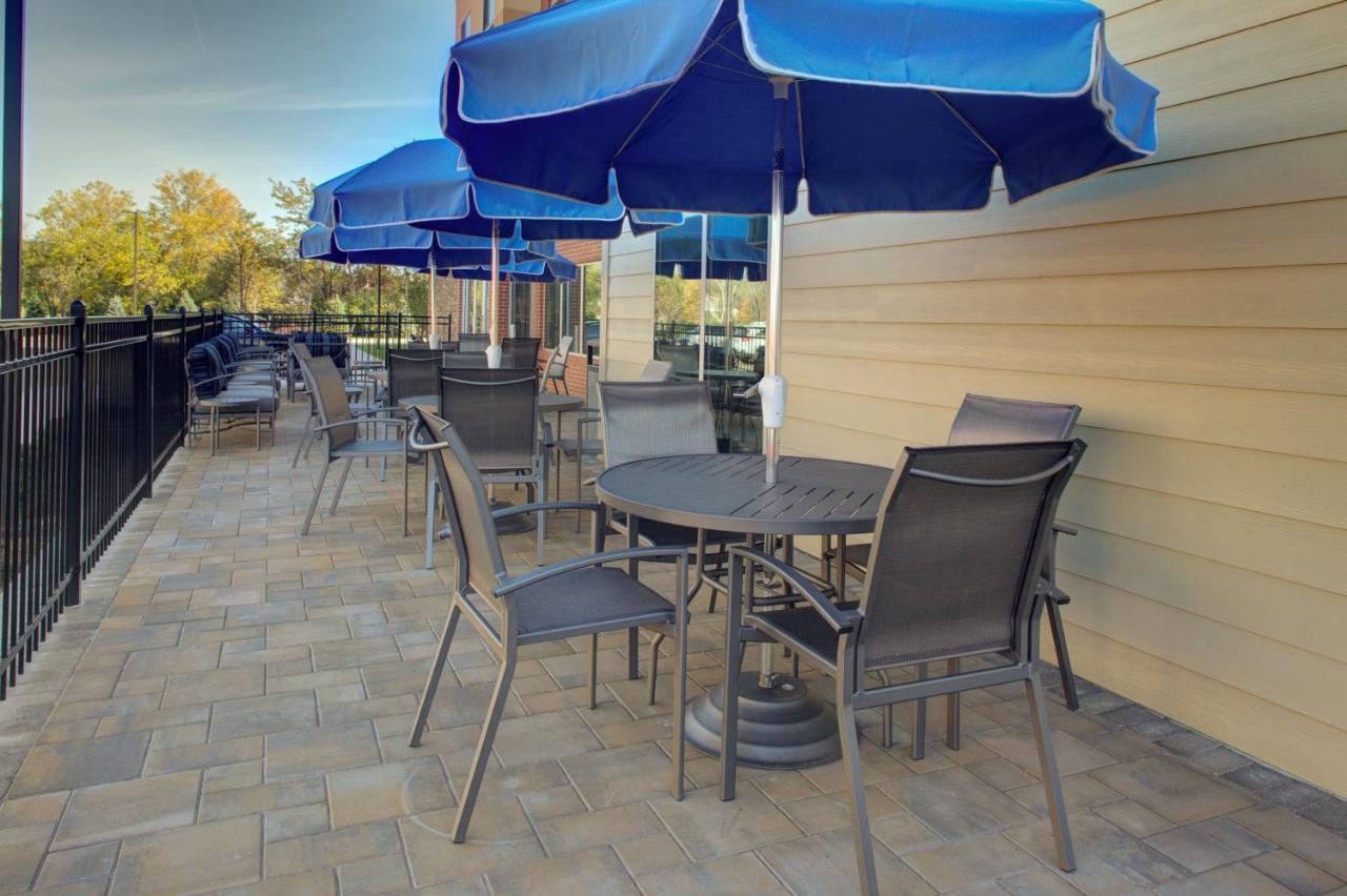 Fairfield Inn & Suites By Marriott Detroit Canton Buitenkant foto