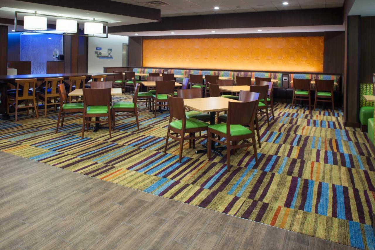 Fairfield Inn & Suites By Marriott Detroit Canton Buitenkant foto